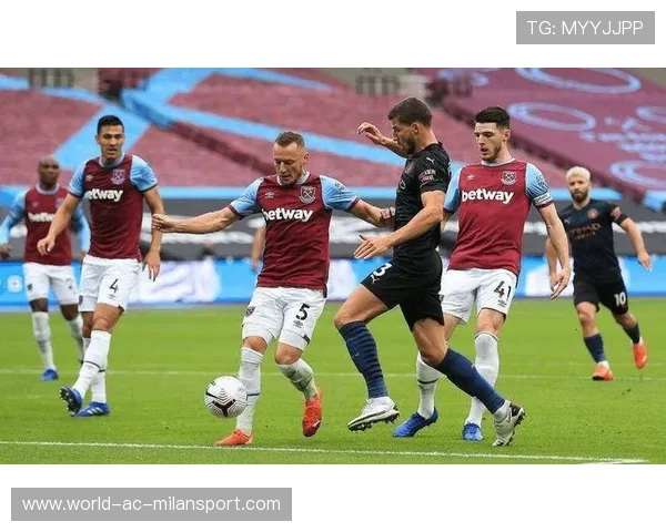 弗赖堡内部赛中堂安律连续完成反抢，成为亮点